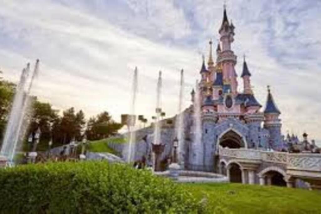 Crystal Apartment Disneyland Bmyguest Montévrain Exteriör bild